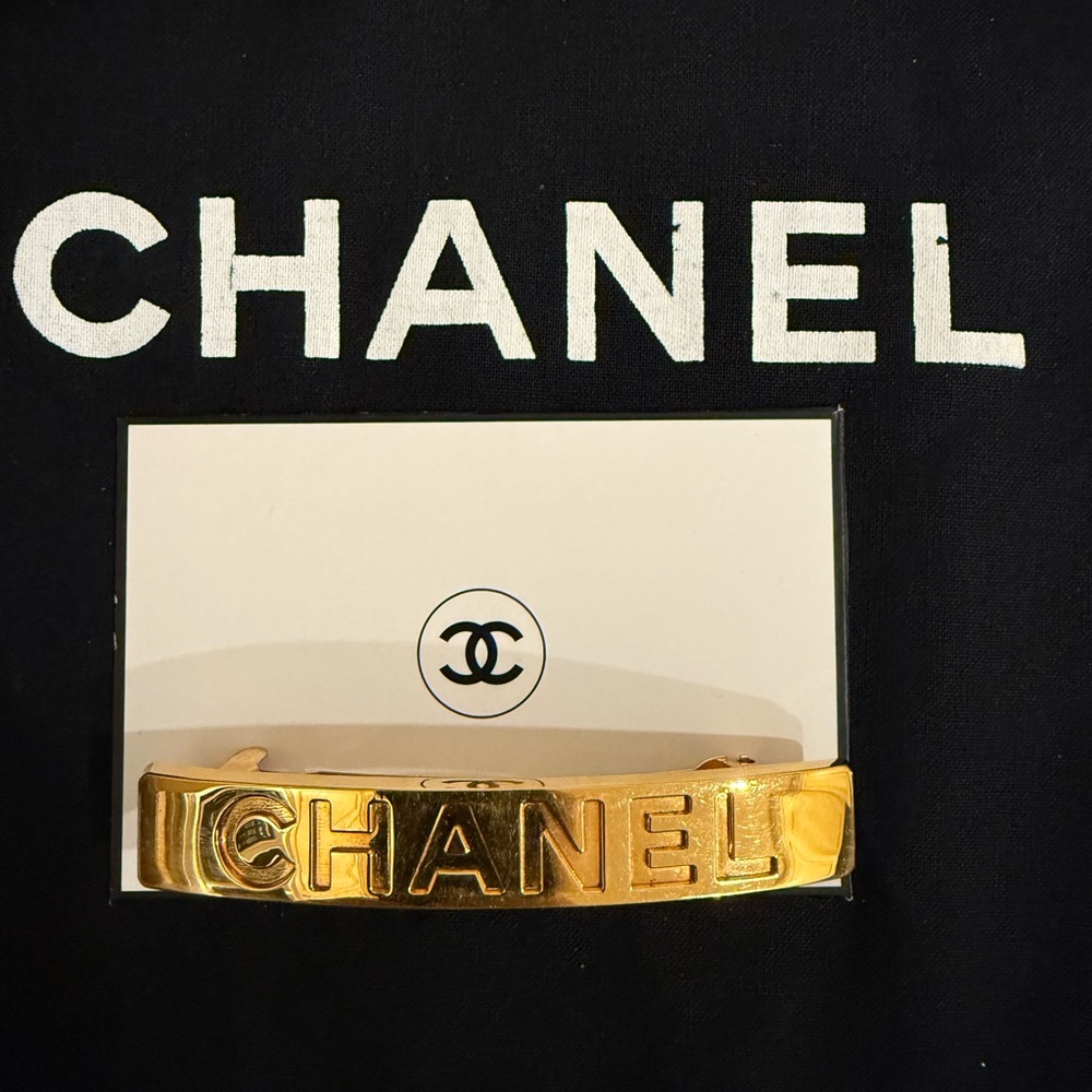 CHANEL Gold Hair Clip